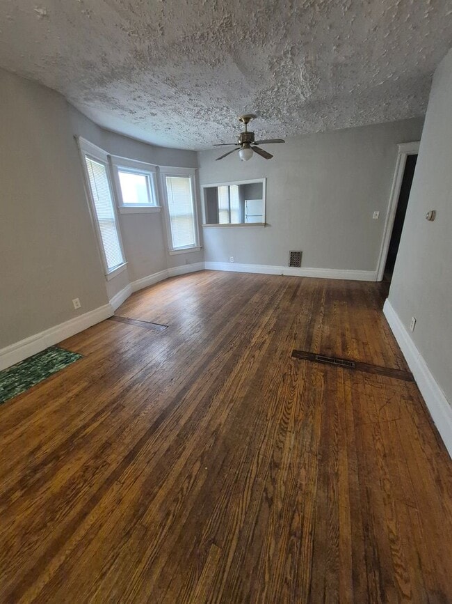 Building Photo - 537-539-539 Meigs St Unit 539-DN