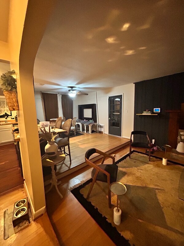 Photo - 10166 Glebe Rd