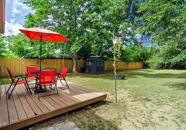 Photo - Two Bedroom One Bath Downtown Bungalow