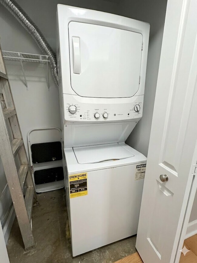 Photo - 949 W Madison St