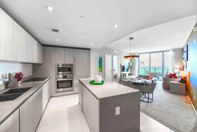 Photo - 4111 S Ocean Dr Unidad FL18-ID1022182P