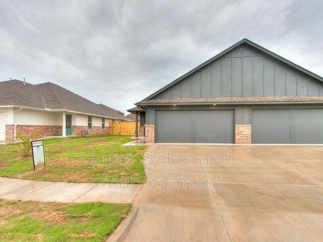 Photo - 10526 Utica Dr