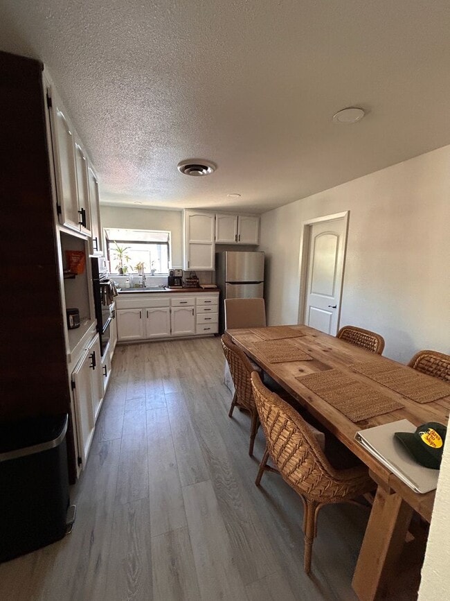 Photo - Space and updated in Lemoore