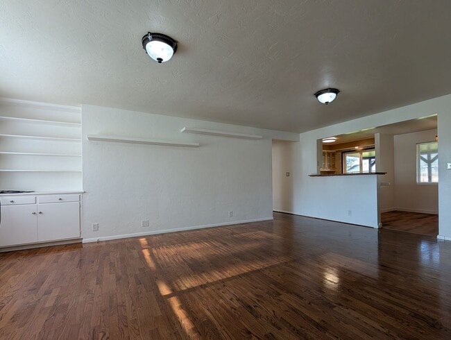 Photo - Charming 3 bed/1 bath with large yard and great patio space!