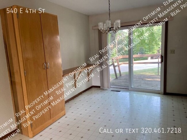 Photo - 540 E 4th St