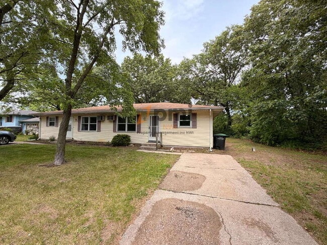 Building Photo - 5372-5372 Plaza Ave Unit 5372 Plaza Ave
