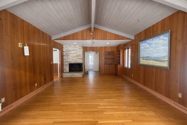 Photo - 520 Murray Hill Rd