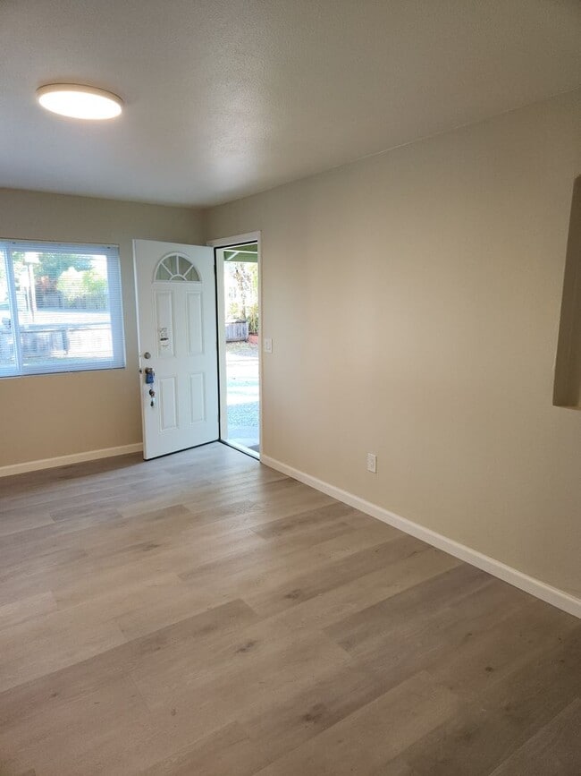 Photo - Totally remodeled 3 bedroom 2 bathroom sin...