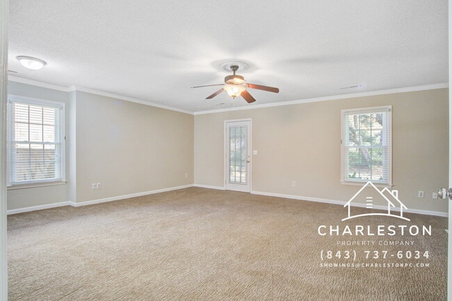 Photo - 978 Governors Rd