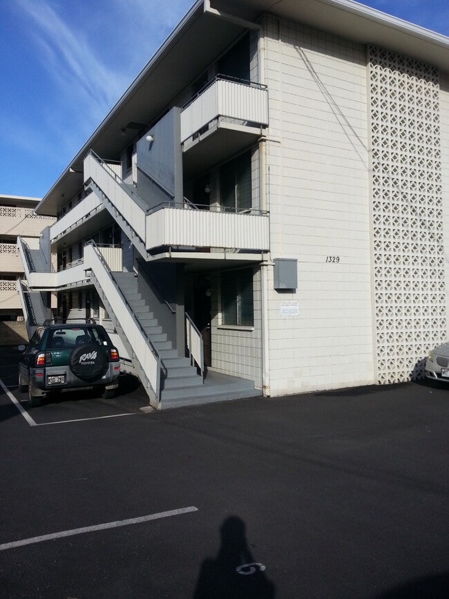 Building Photo - 1329 Kaihee St Unit #10