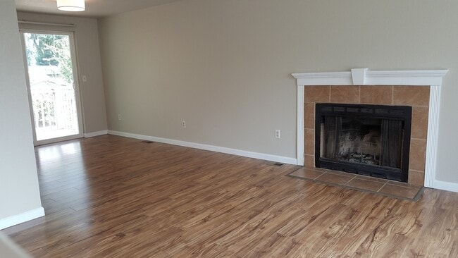 Photo - UNIVERSITY PLACE 4 bdrm, 2 bath, $2995 rent