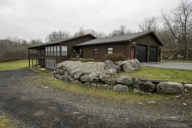 Photo - 4818 McDonald Rd Unit 3