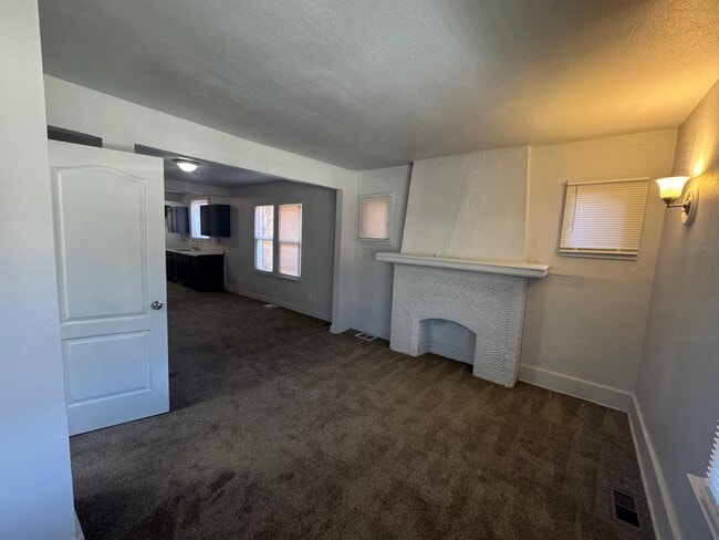 Photo - 15018 Pinehurst St