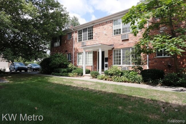 630 Ann St Unit 8