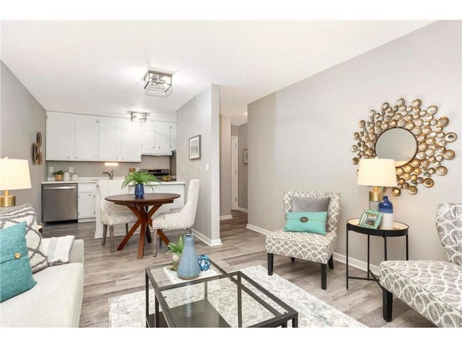 Photo - Charming 1 Bedroom Condo in the Heart of S... Unit 3