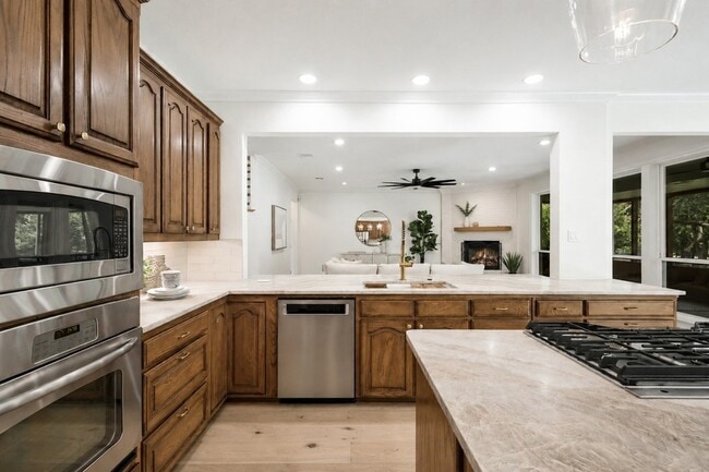 Photo - 890 Topaz Ln