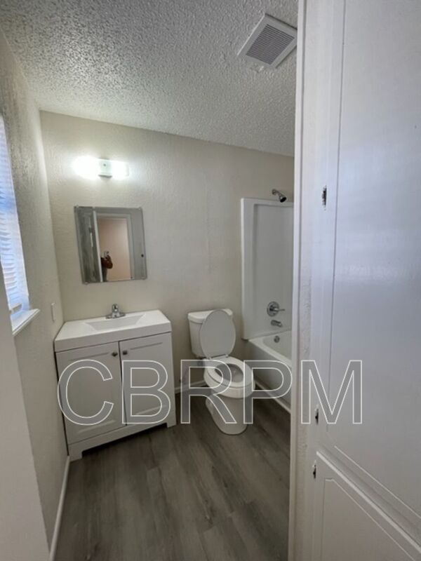 Photo - 1103 52nd St