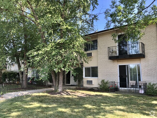 Building Photo - 8856 Northshore Dr Rental