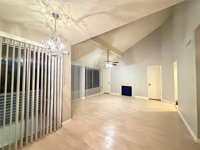 Building Photo - 12200 Overbrook Ln Unit 25C