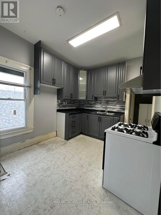 Photo - 22 Haynes Ave Unité 2