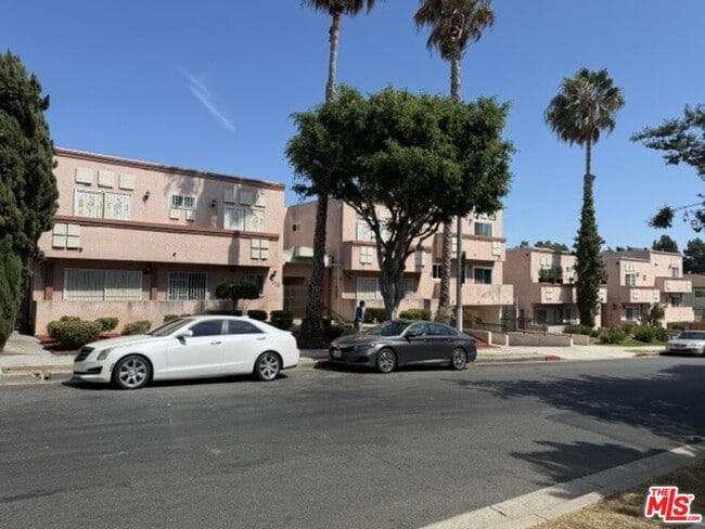 Building Photo - 720 N Eucalyptus Ave Unit 106
