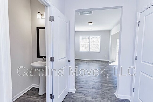 Photo - 221 Stone Fruit Ct