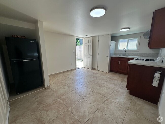 Building Photo - 1717 Kewalo St Unit 1 Bedroom Rental