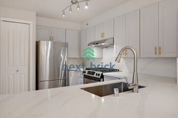 Photo - 124 Bellevue Ave E Unit 206