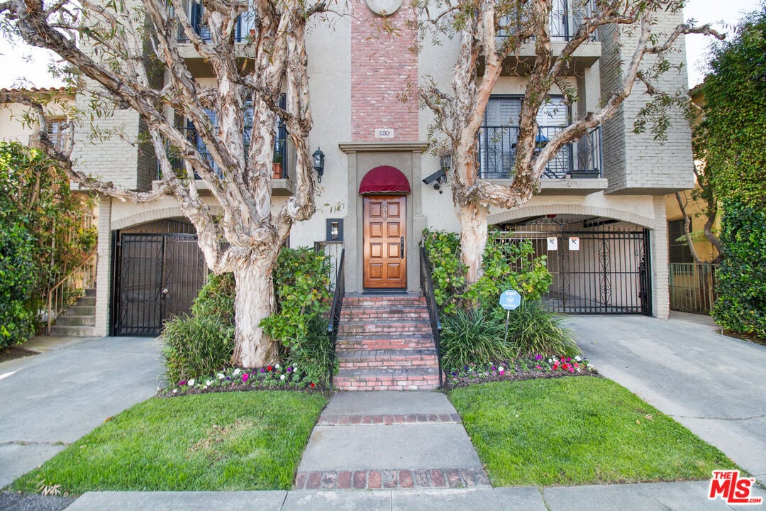 Photo - 839 S Holt Ave Unidad #105