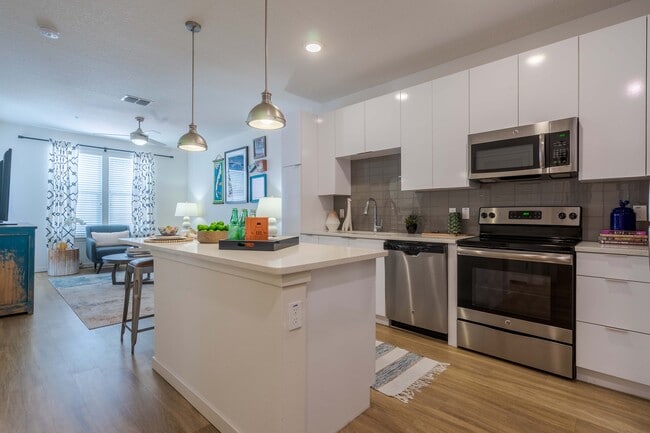 Photo - Havana Square Apartments