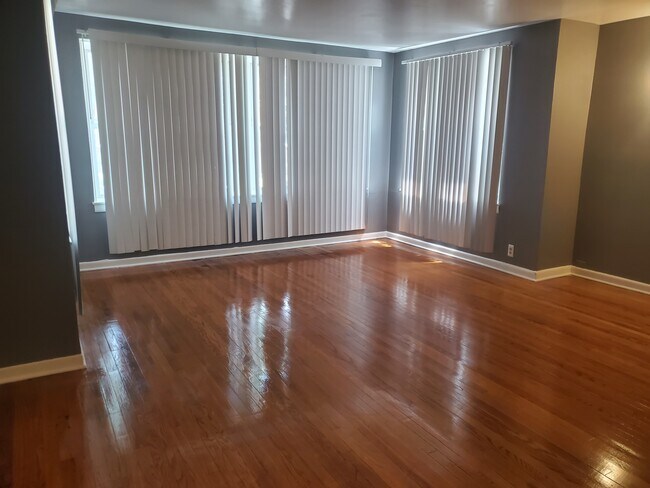 Photo - 8040 S Evans Ave Unit 1st floor