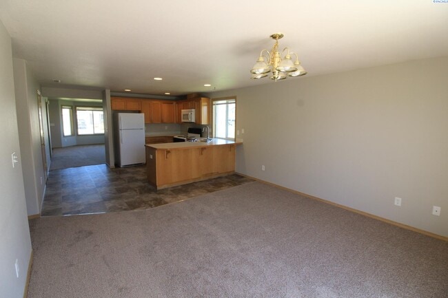 Photo - 3 Bed, 2 Bath Rambler in Pasco