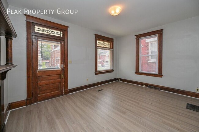 Photo - 2325 Rohs St