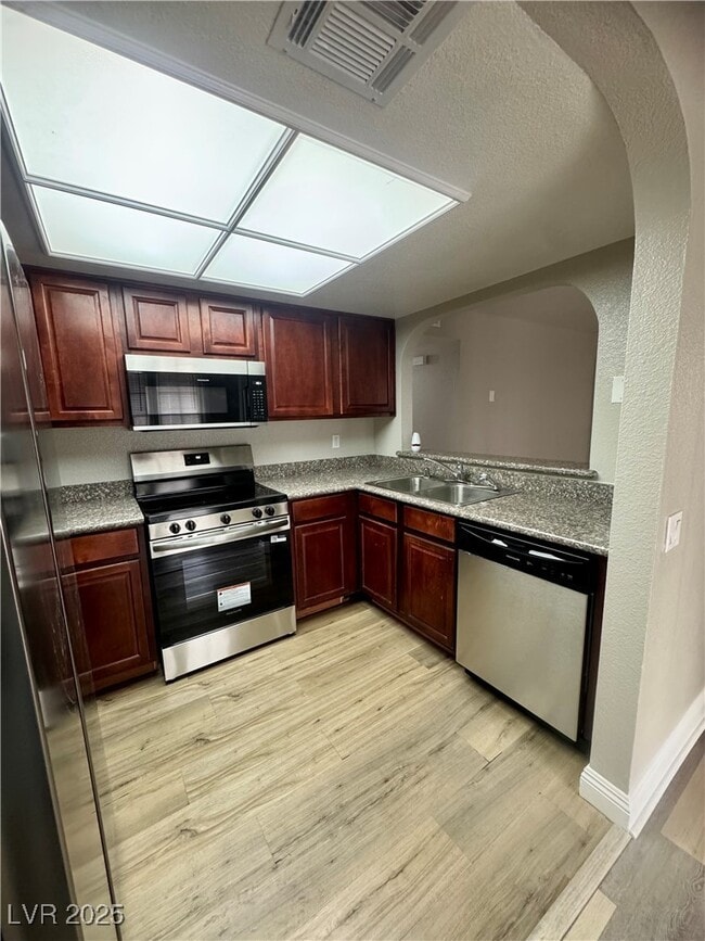 Building Photo - 2112 Sunfish Dr Unit B