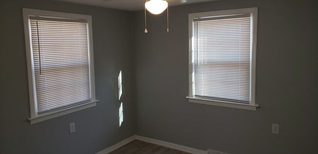 Building Photo - 1711 Alexsandria Rd Rental
