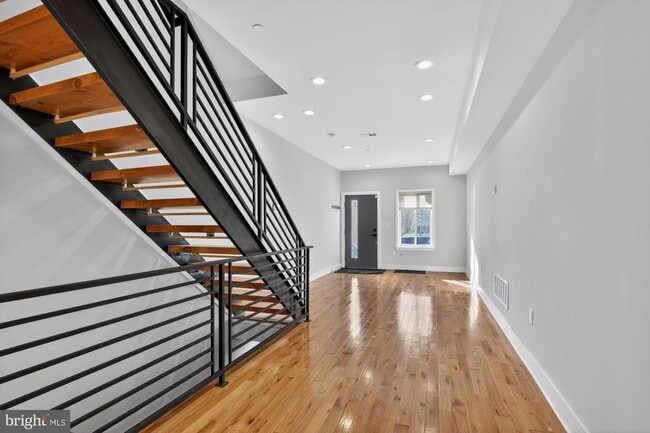 Photo - 431 W Norris St