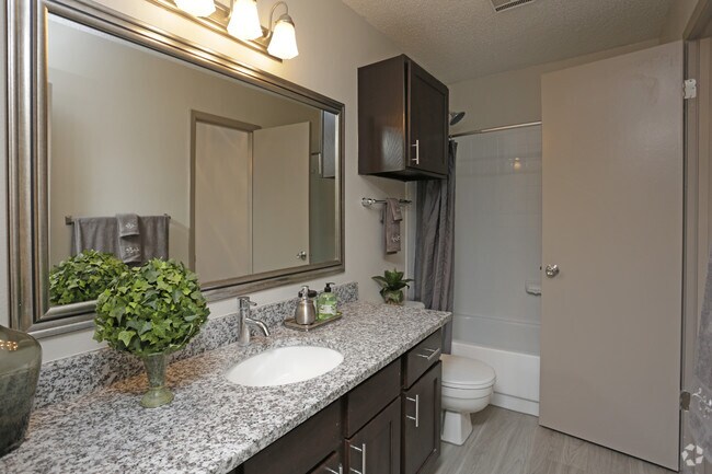 Modelo - ¡Apartamento renovado! - The View on Fox Creek
