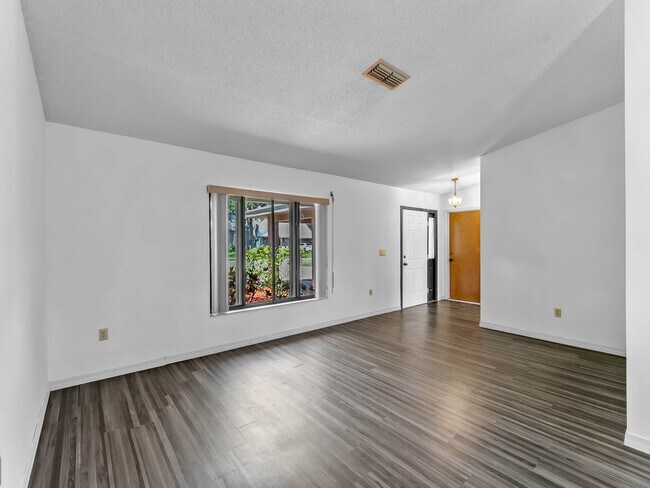 Photo - 8429 Cypress Lake Cir