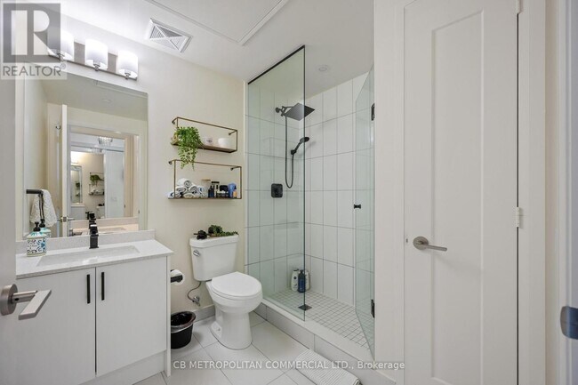 Photo - 9000 Jane St