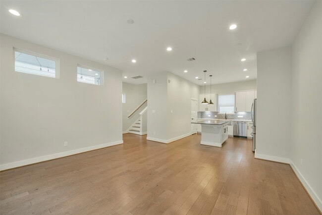 Photo - 760 W Donovan St