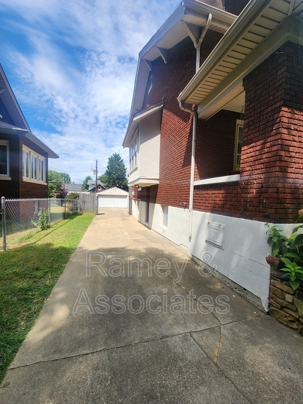 Photo - 831 Eastern Pkwy