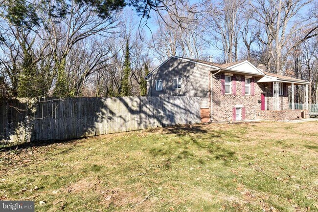 Building Photo - 722 Glenside Dr