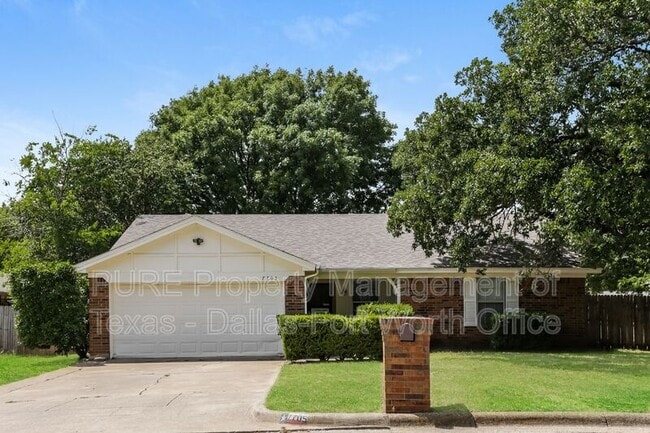 Building Photo - 7705 Red Oak St Rental
