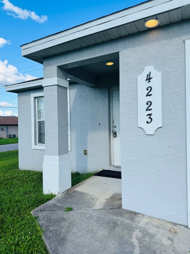 Photo - Experience this Cape Coral 3 bedroom 2 bat...