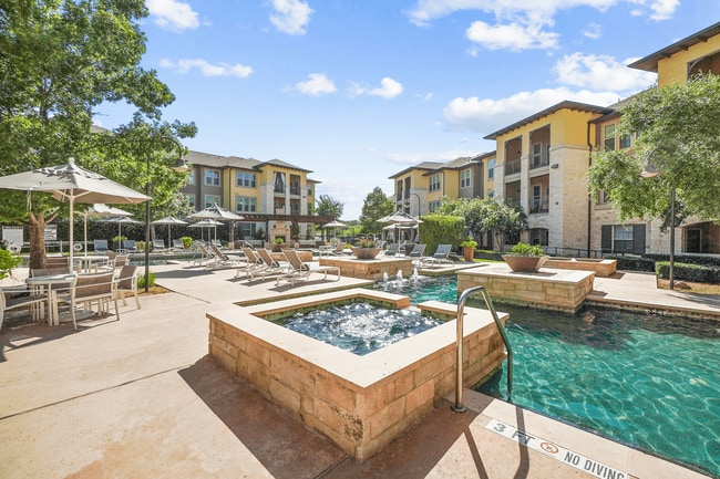 Grand at The Dominion Apartments