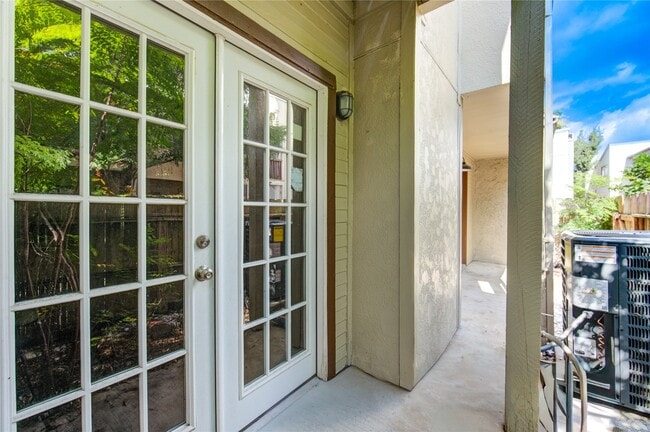 Photo - 3929 Tanglewilde St Unit 3929