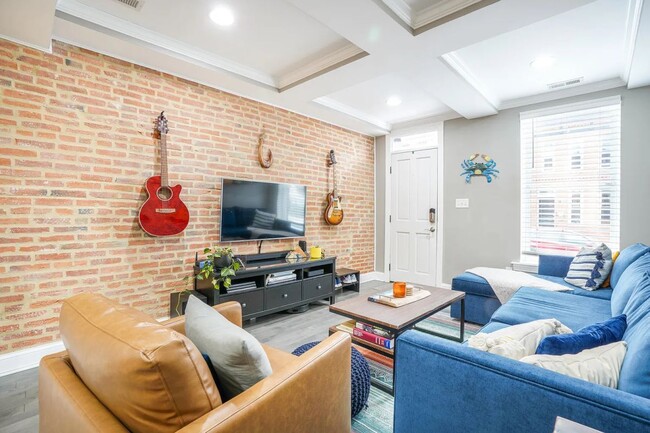 Photo - 22 E Heath St