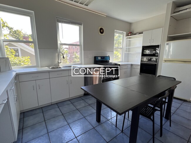 Photo - 1000 Memorial Dr Unit 2B