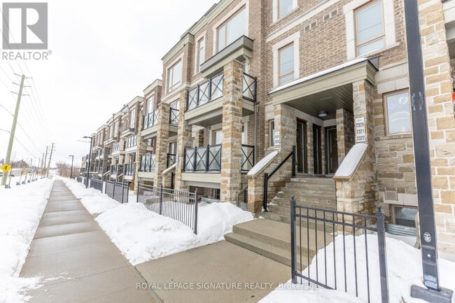 Photo - 20 Westmeath Ln