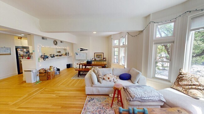 Building Photo - 5 Davis Ave Unit 22L Rental